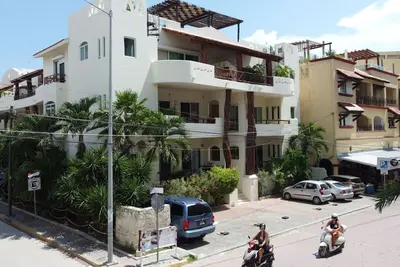 Image de Best Location! Perfect Two Bedroom two bath condo