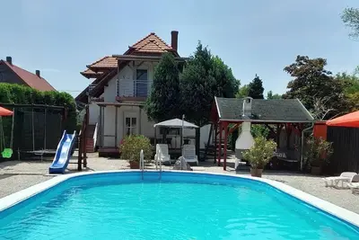 Image de Appartement de vacances Balatonmáriafürdõ pour 1 - 5 personnes avec 2 chambres à coucher - Apparteme