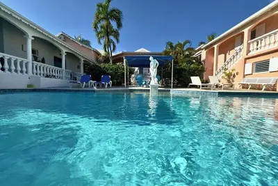 Image de Studio \"pinel\" Avec Grande Terrasse vue sur Piscine et Accès à Plage à 5 Minutes