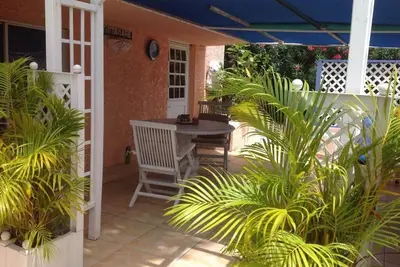 Image de Appart \"Tintamarre\" avec vue sur la piscine, situé à 5 minutes de la plage!