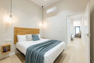 Image de The Port Beach Valencia Room Vi by Florit Flats