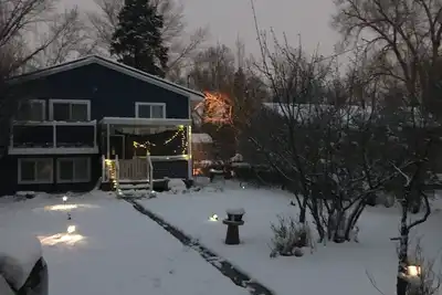Image de This cozy split level bungalow located minutes from Occ and Downtown