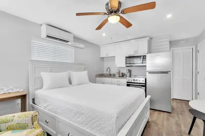 Image de 1b Newly Renovated Studio at Coastal Cottages