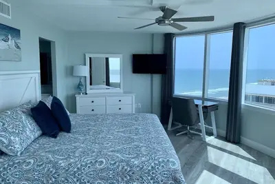 Image de Luxury 2 Br Condo on Beach, Pool & HotTub, Game Rooms, WiFi - PeckPlaza18SW