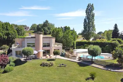 Image de Maison familiale avec piscine privée près de Sarlat en Dordogne 8-12 pers