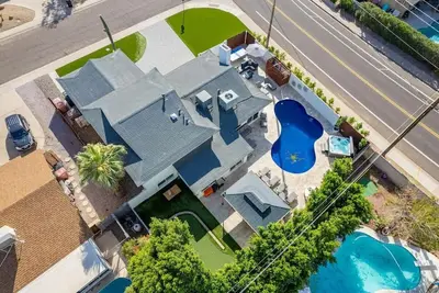 Image de The Sol Villa | 8 Bedroom 4 Bathroom - 12+ Beds