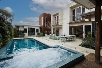 Image de Caanluje; Spa 40 degrees! Heated pool, sleeps 10