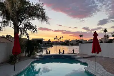 4br Lakefront Retreat in the Desert w Private Pool