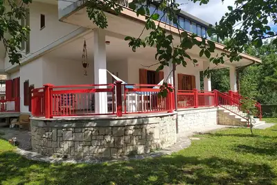 Image de In the Gran Sasso-Monti della Laga Park, villa in small village nestled in the woods