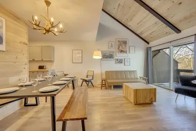 Image de Modern Townhouse, everything brand new, Pool, Camelback Area, Grill.