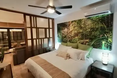 Image de Luxury Retreat w\/Stunning Rooftop Pools close to Beach!