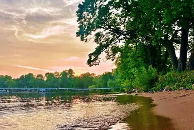 Image de 3br Cabin on the Lake with Beach and Boat Dock in Protected Channel