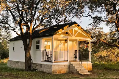 Image de Cozy Farmhouse Cabin Near Colorado Bend State Park