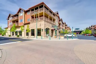 Image de Riverstone Condo by Lake Cda~King Bed, Walk to Shops & Dining, Close to Downtown