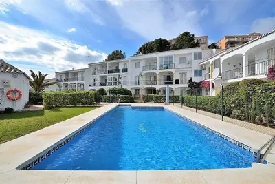 Image de Mooi ruim modern appartement met 2 zwembaden en zeezicht. Alle kamers airco.