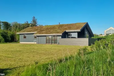 Image de Großes Ferienhaus mit 2 Bädern, auf Schönem Naturgrundstück
