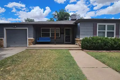 Image de Cozy home close to Texas Tech