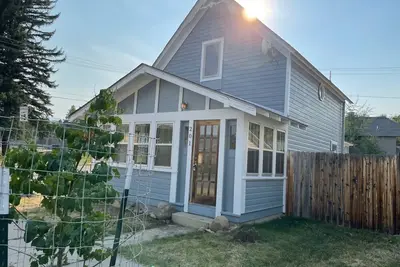 Image de Dog Friendly home with Wi-Fi Close to downtown & 7 miles to Rlm-Grizzly Grotto