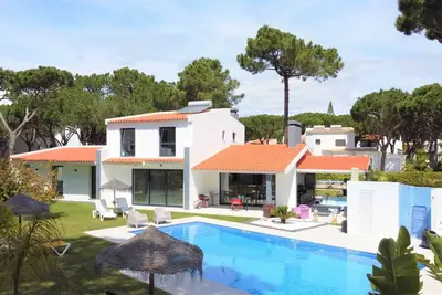 Image de Superbe Villa à 10 minutes à pied de la Marina