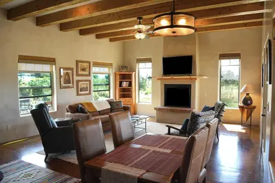 Image de Sunset House- Incredible Mountain and Sunset Views in lovely Arroyo Seco