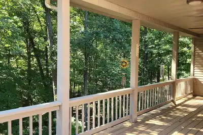 Image de A Cozy, relaxing hideaway! 1\/2 a mile from Billie Creek Covered Bridge.
