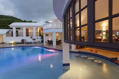 Image de Villa Xanadu with stunning views of Rodney Bay, Pigeon Island and Martinique