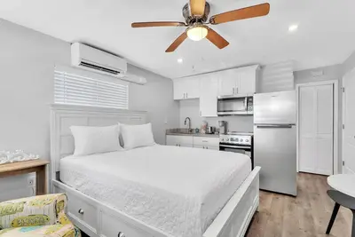 Image de 6b Newly Renovated Studio at Coastal Cottages!