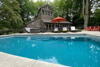 Image de The Treehouse by the Lake