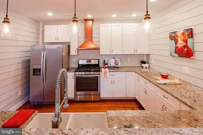 Image de 4 Bedroom 4 Full Bathroom Near Downtown with Free parking