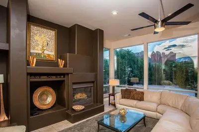 Image de \"Corazon\": gorgeous, views, close to everything!