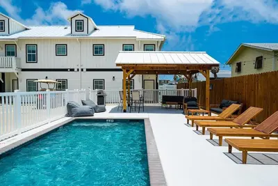 Image de Coastal Chic Villa #3 - Comfortable King Beds