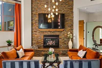 Image de 206a&B Lake Dr Entire Home · Luxury Home; Spa, Fireplaces, Gourmet Kitchen