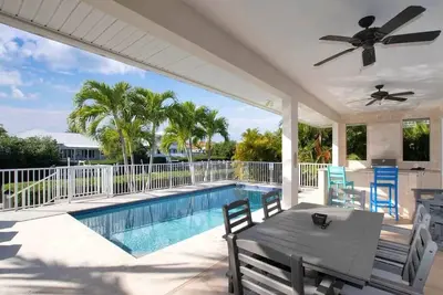 Image de Costal Elegance Meets Island Luxury