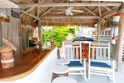 Cozy Home On The Water W\/ Dock and Near Sandbar! \n