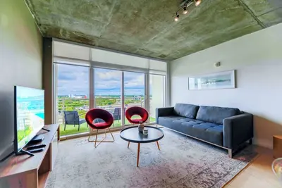 Image de Midtown Gem: Walkable & Central