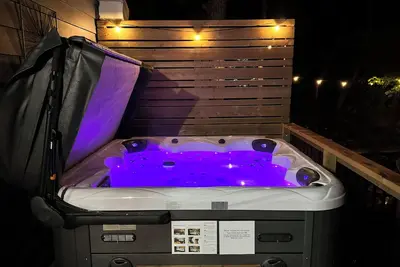 Image de Northern Cottage with Hot Tub, Trent Lakes