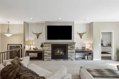 Image de Waconia Home with Outdoor Hot Tub