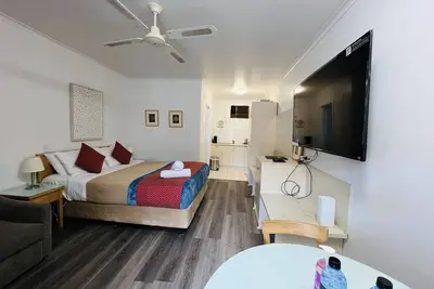 Image de 1br Apt with parking close to beach