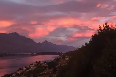 Image de Stunning Views - Queenstown Townhouse