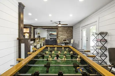 Image de Luxe Midtown Gem, Walk to Usm - The Longleaf House