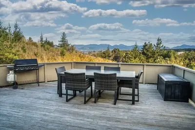 Peaceful Country Home with Amazing Views - Near Mapua