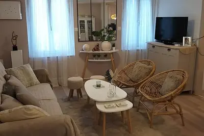 Image de Charmant appartement avec parking à proximité gratuit. Wifi