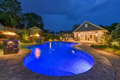 Image de Luxury Oasis Heated Pool, Hot Tub, Bbq