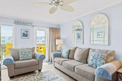 Image de Ocean view condo with pool access, central Ac, WiFi, and private washer/dryer