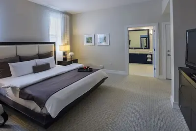 Convenient Countryside Stay! 2 Relaxing Rooms w/ Balcony | Onsite Pool + Spa