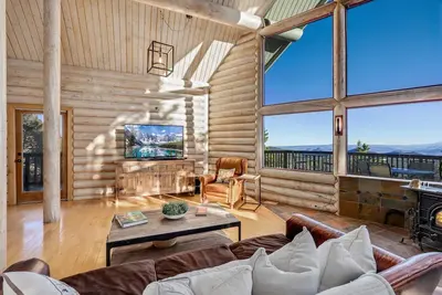 Image de Cabin the Clouds Incredible Views, Private Hot Tub. Pets Welcome