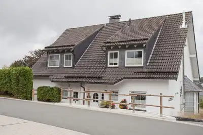 Image de Holiday home for six people, close to the ski lift and centre of Winterberg