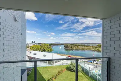 Image de Modern one bedroom apartment with a central location.