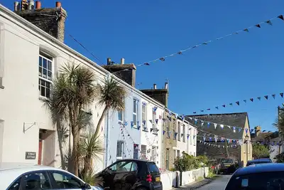 Image de Central Cottage Newquay: Quiet Street, Beaches & Shops Nearby with your dog.