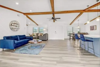 Image de Gorgeous Private Getaway-Private Pool-beautifully remodeled 3-bedroom, 2-bath.